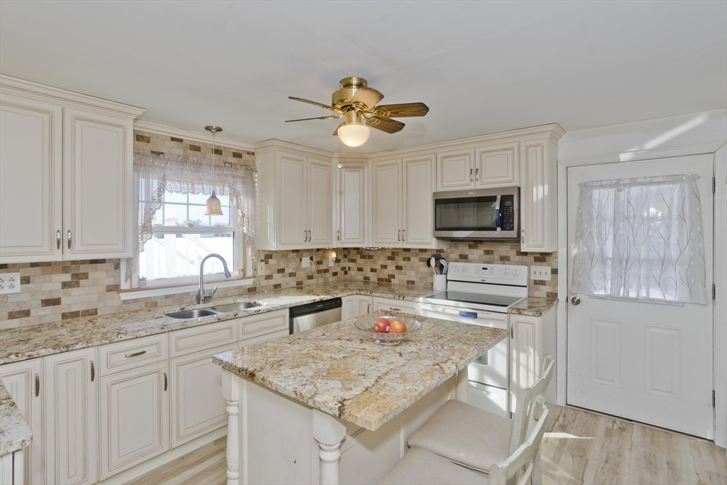 133 Middle Street Hadley, MA 01035 - Photo 7 of 41 Gallery Image 7