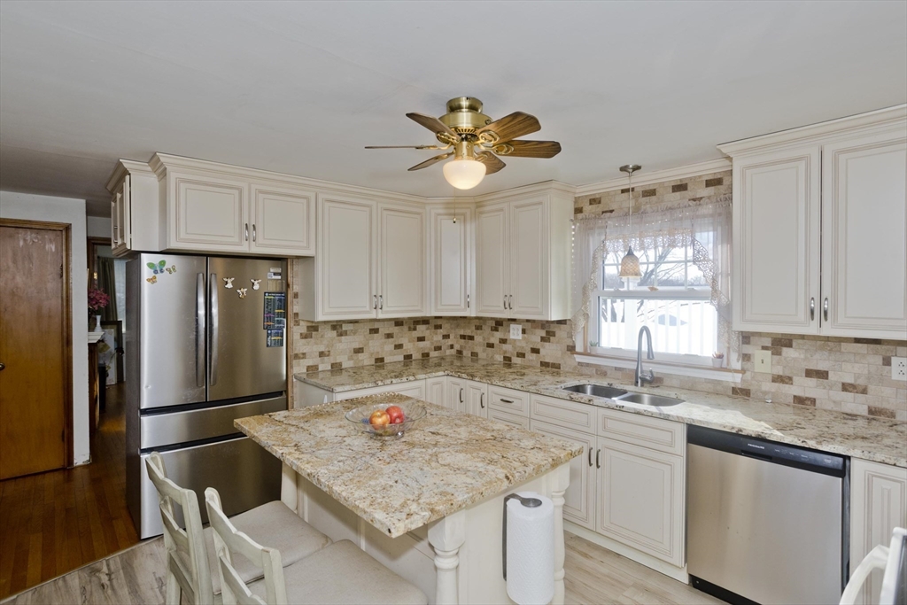 133 Middle Street Hadley, MA 01035 - Photo 9 of 41 Gallery Image 9