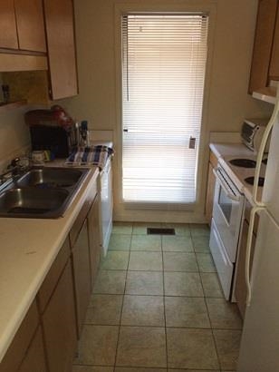 105 Old Central Road, Unit LAKECREST APARTMENTS Clemson, SC 29631 - Photo 7 of 8 Gallery Image 7