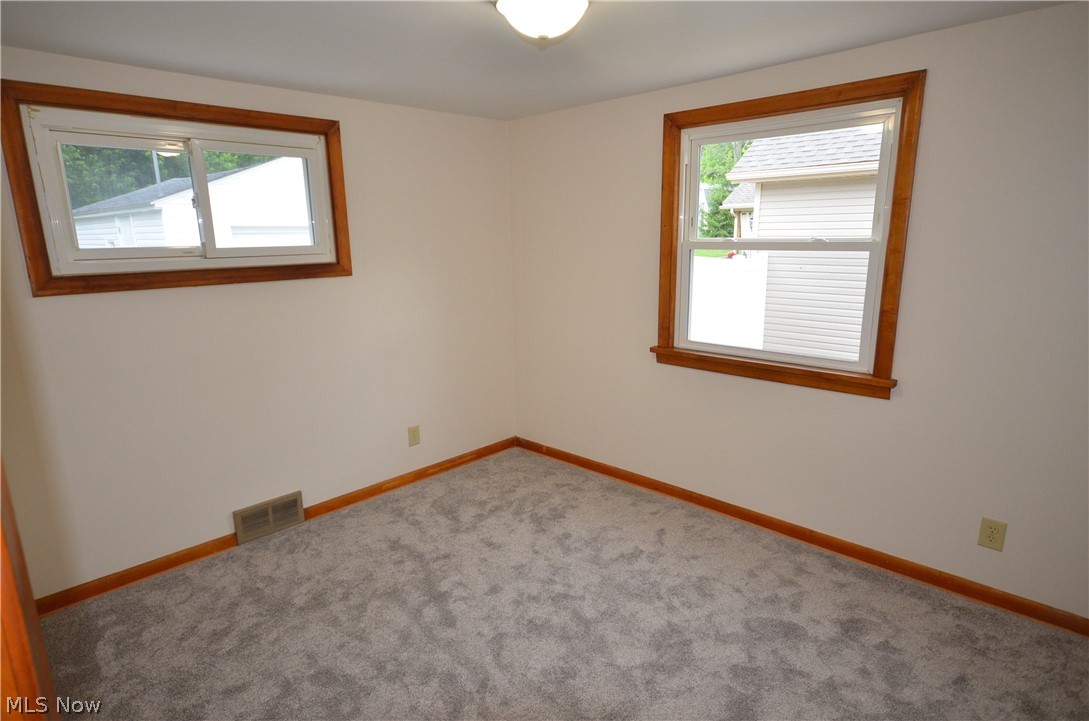 511 Ewart Road Akron, OH 44312 - Photo 13 of 21 Gallery Image 13