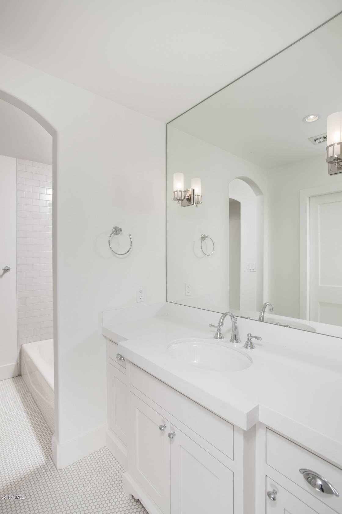 5028 North Camelhead Road Phoenix, AZ 85018 - Photo 17 of 29 Bathroom