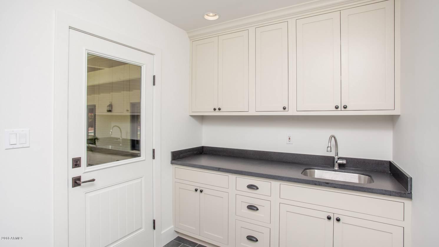 5028 North Camelhead Road Phoenix, AZ 85018 - Photo 21 of 29 Laundry Room