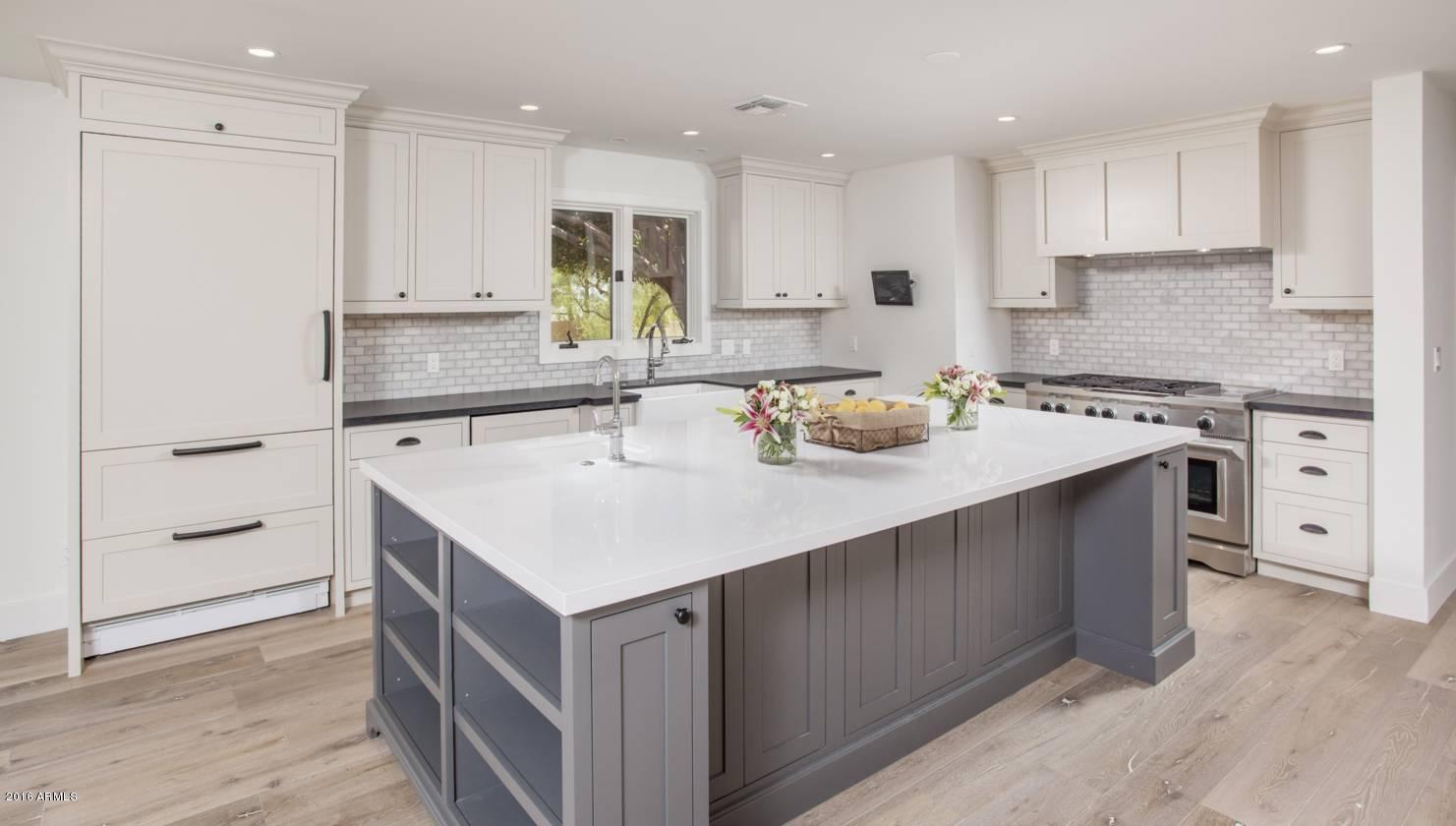 5028 North Camelhead Road Phoenix, AZ 85018 - Photo 6 of 29 Kitchen