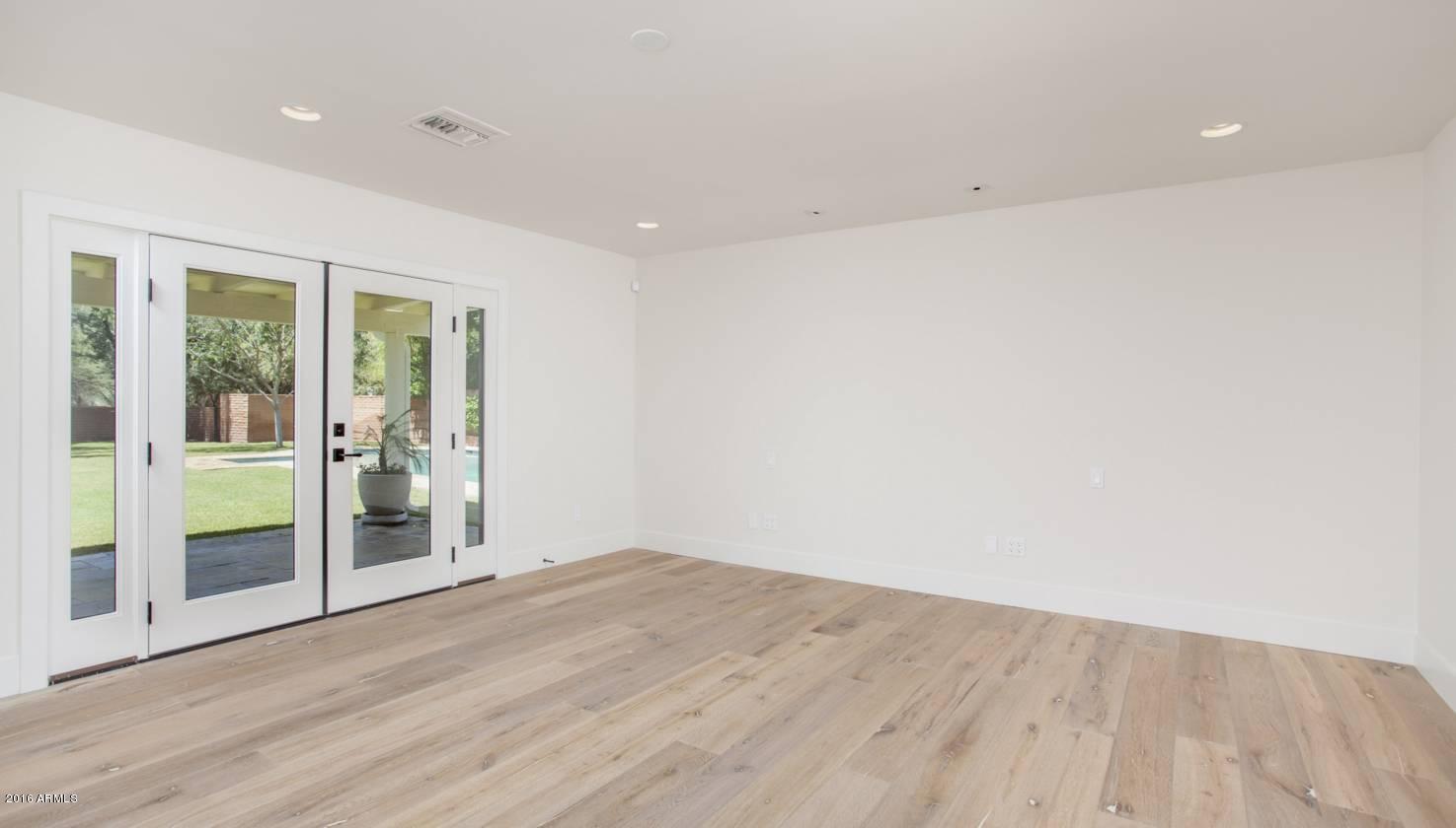 5028 North Camelhead Road Phoenix, AZ 85018 - Photo 10 of 29 Master Bedroom