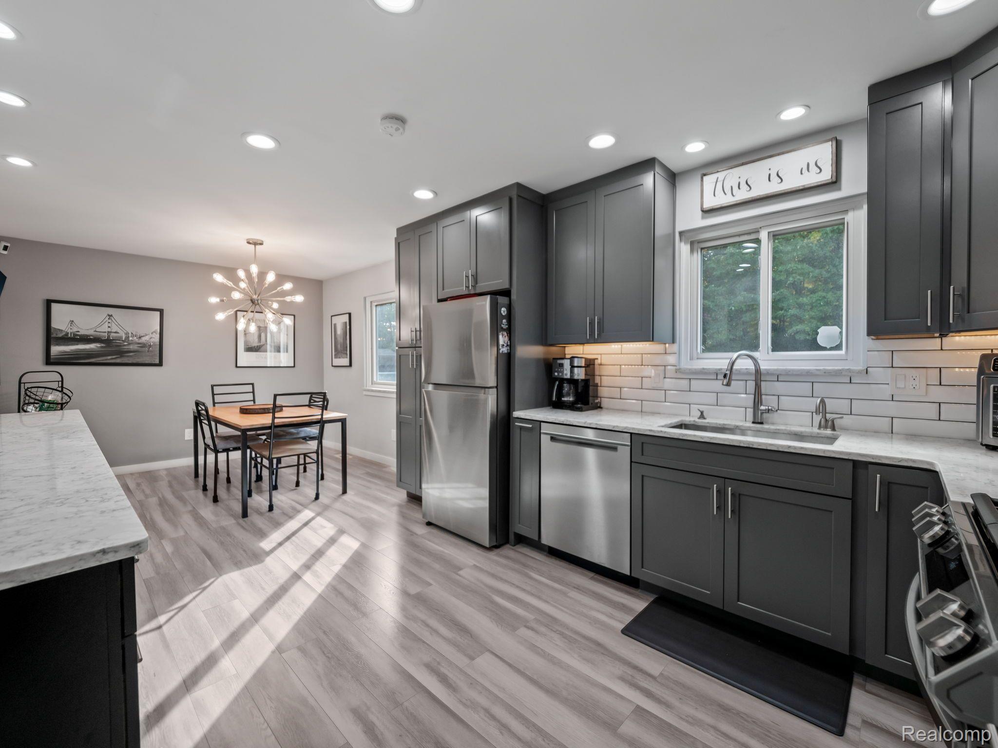 43447 Applewood Road Canton, MI 48188 - Photo 11 of 32 Kitchen
