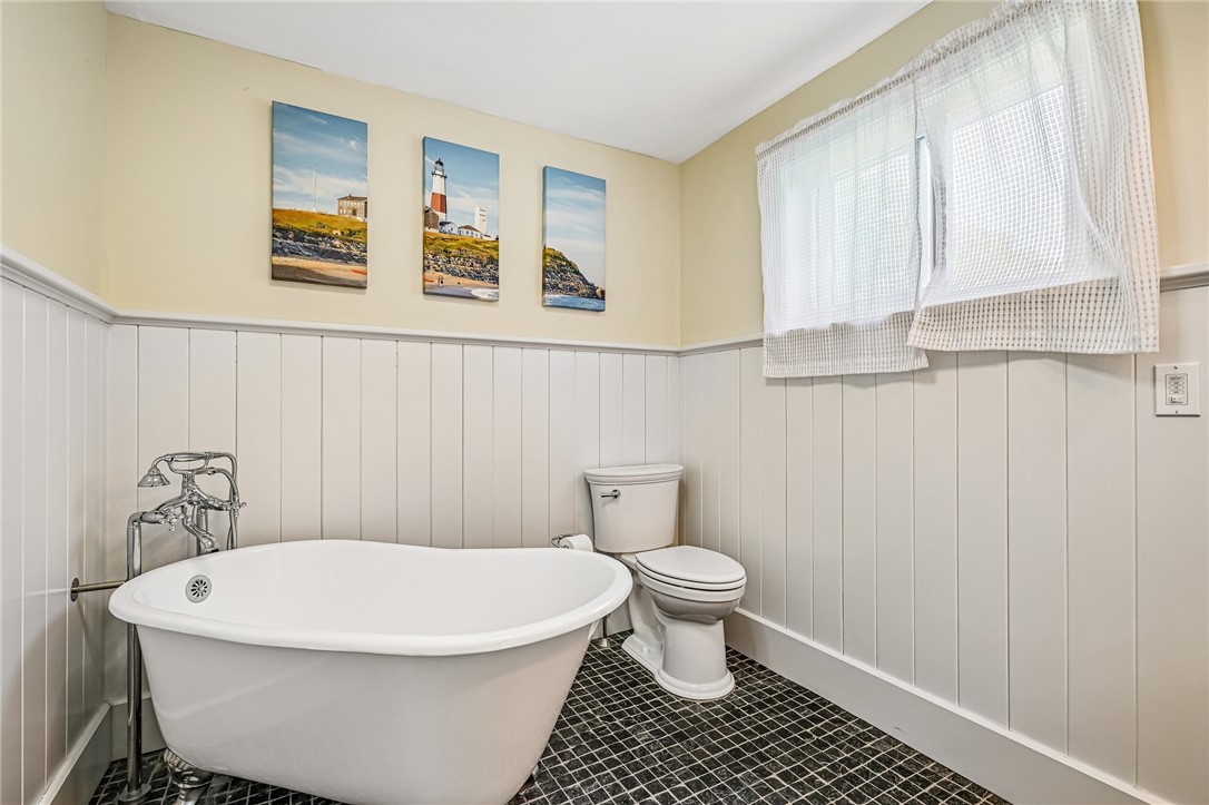 40 Sylvia Road Tiverton, RI 02878 - Photo 14 of 50