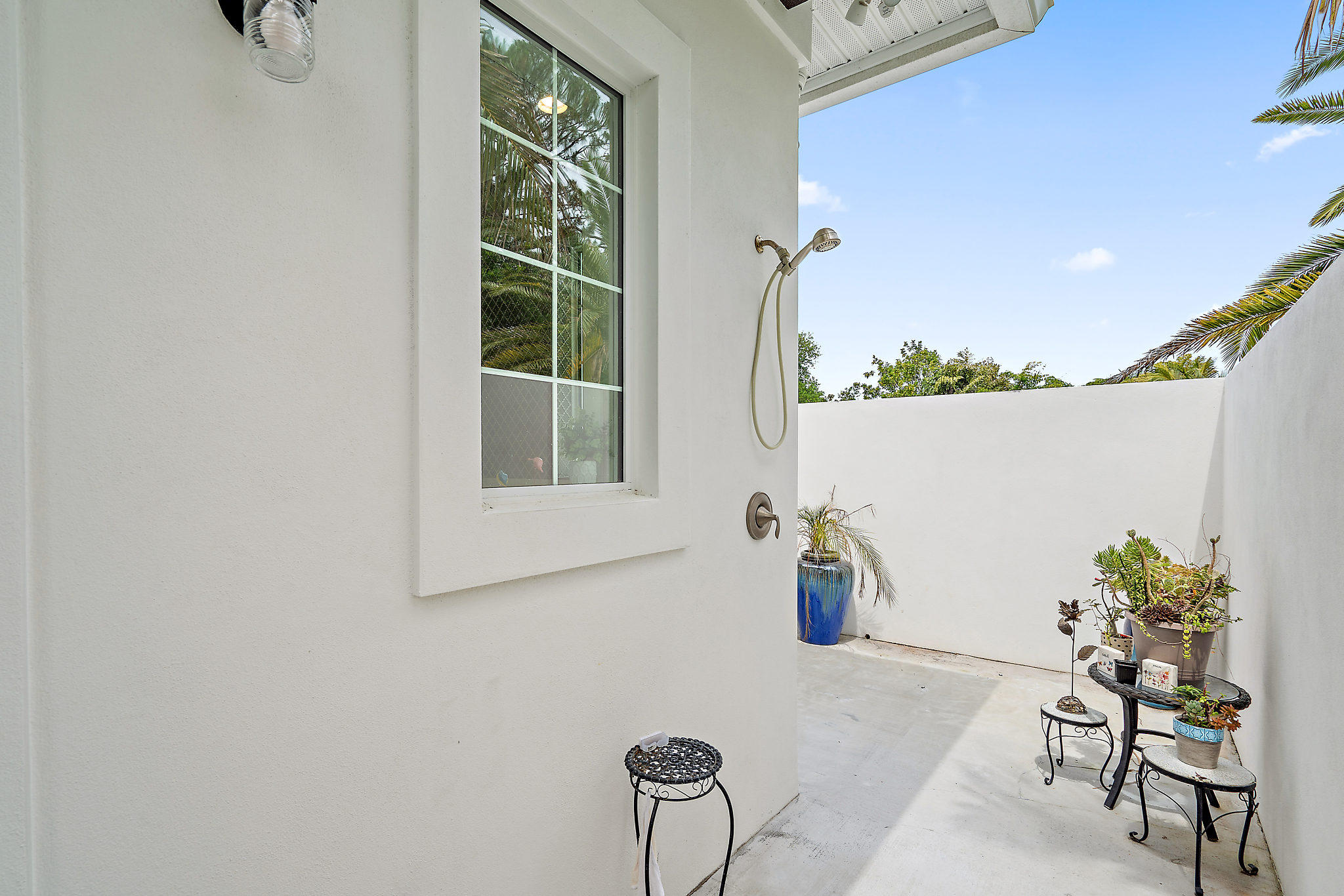 5342 Old Fort Jupiter Road Jupiter, FL 33458 - Photo 33 of 71 Outdoor shower off the master bath