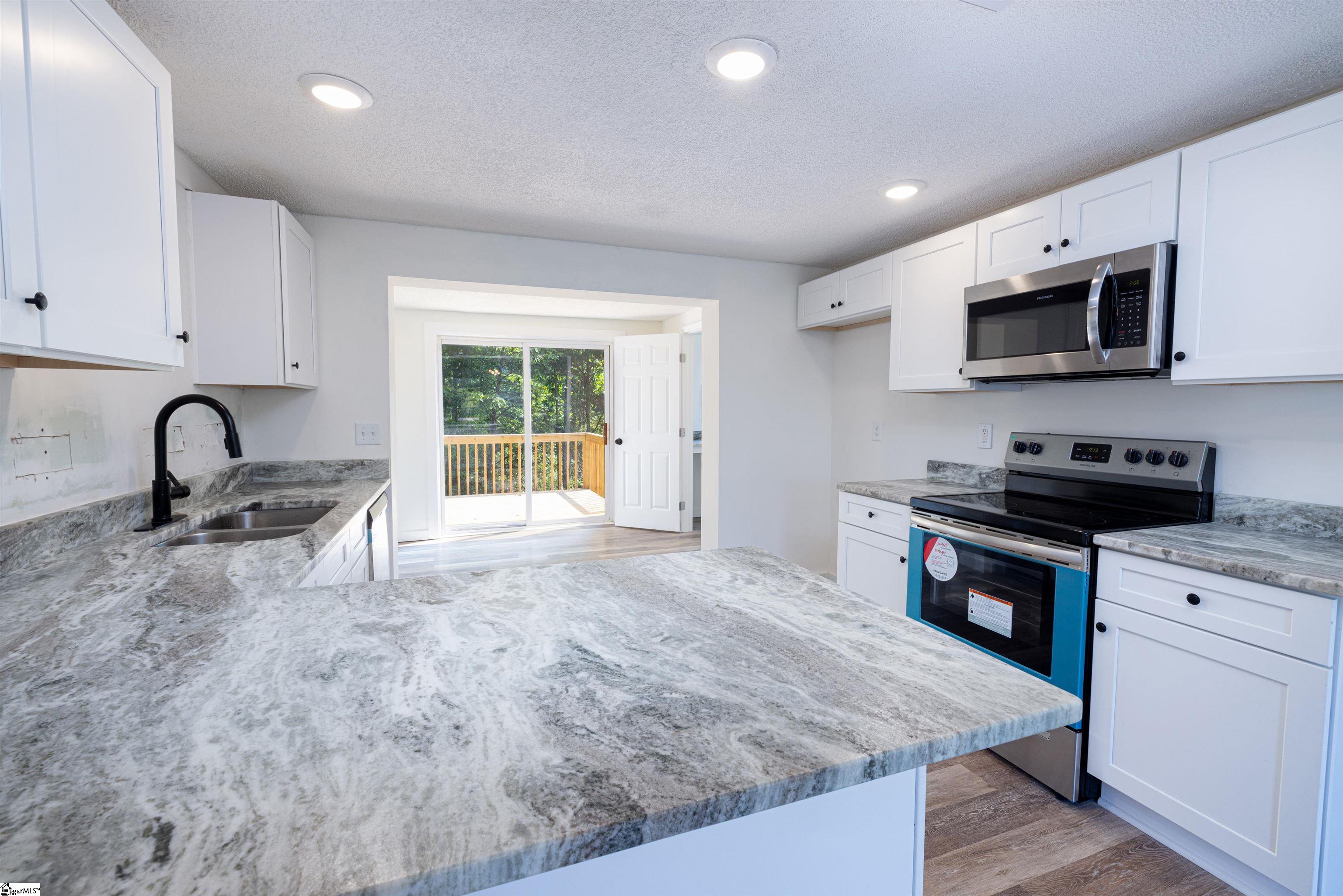 271 Lecroy Road Walhalla, SC 29691 - Photo 3 of 19 Gallery Image 3