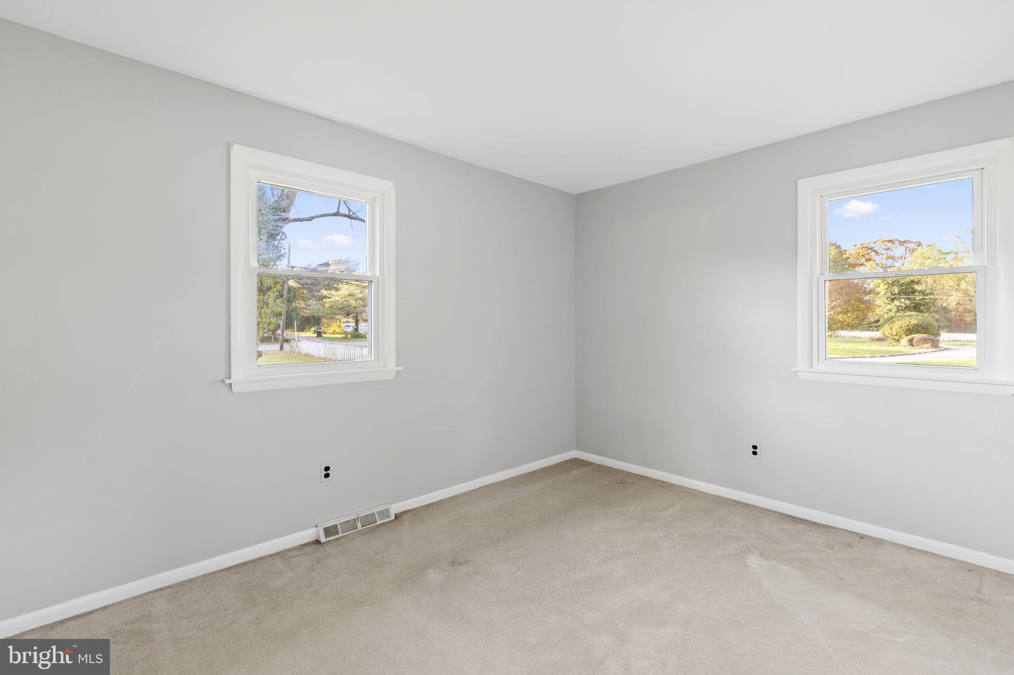 413 Magnolia Road Edgewood, MD 21040 - Photo 21 of 49 an empty room with a window