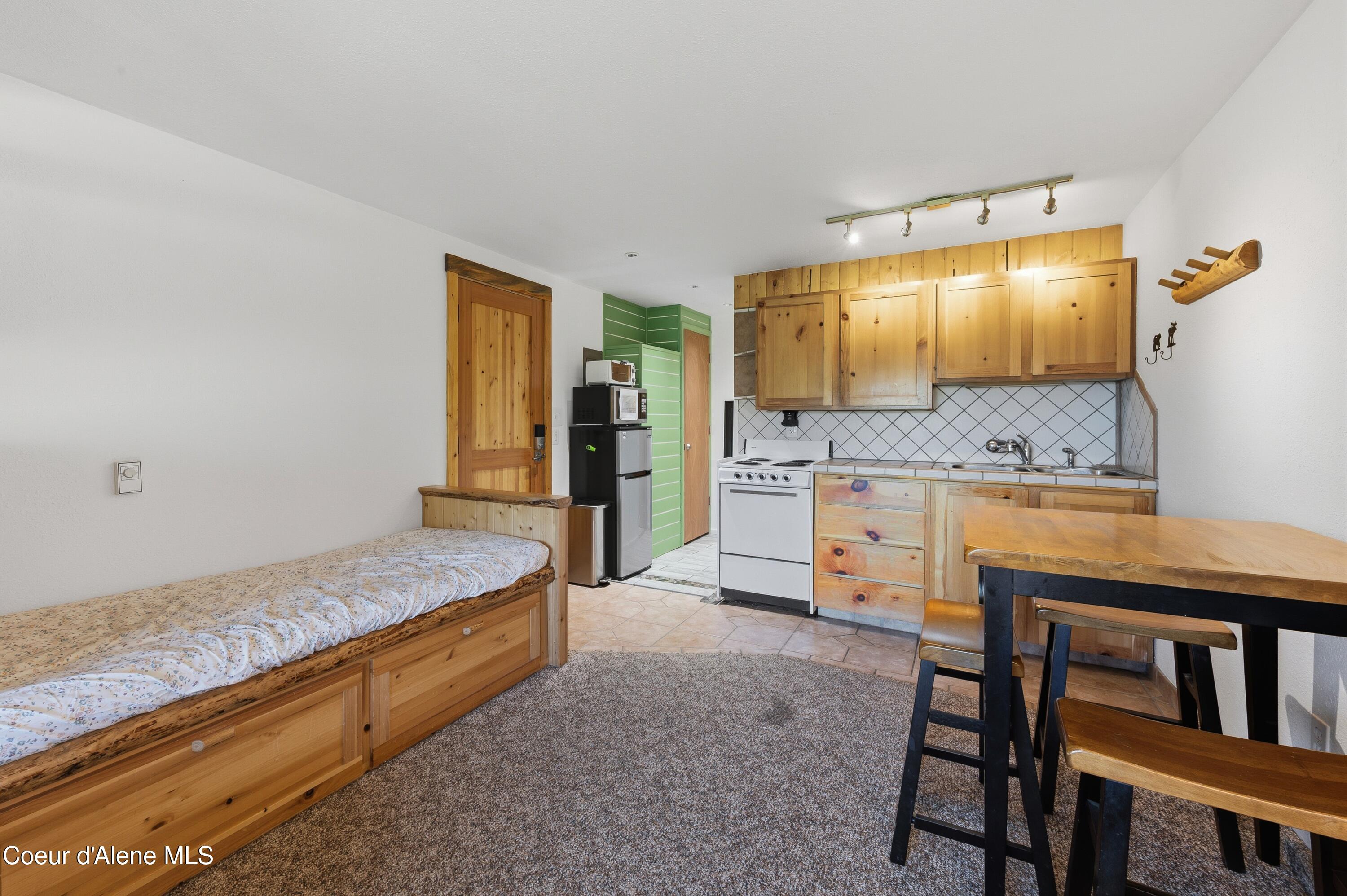 216 Mogul Hill Road, Unit 102 Sandpoint, ID 83864 - Photo 6 of 60 Dining and Kitchen Areas