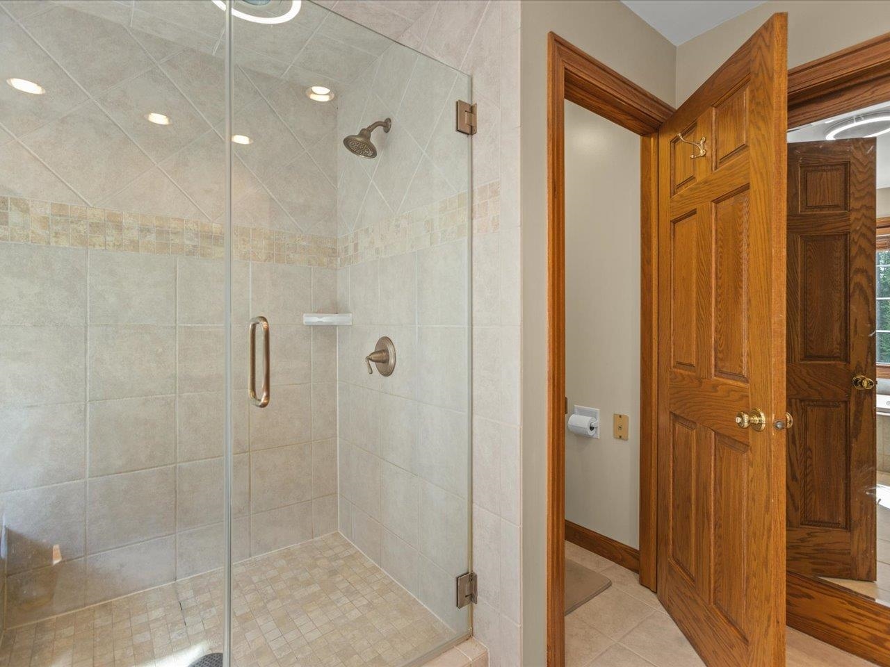 11575 Aberdeen Road Belvidere, IL 61008 - Photo 23 of 46 a bathroom with a shower