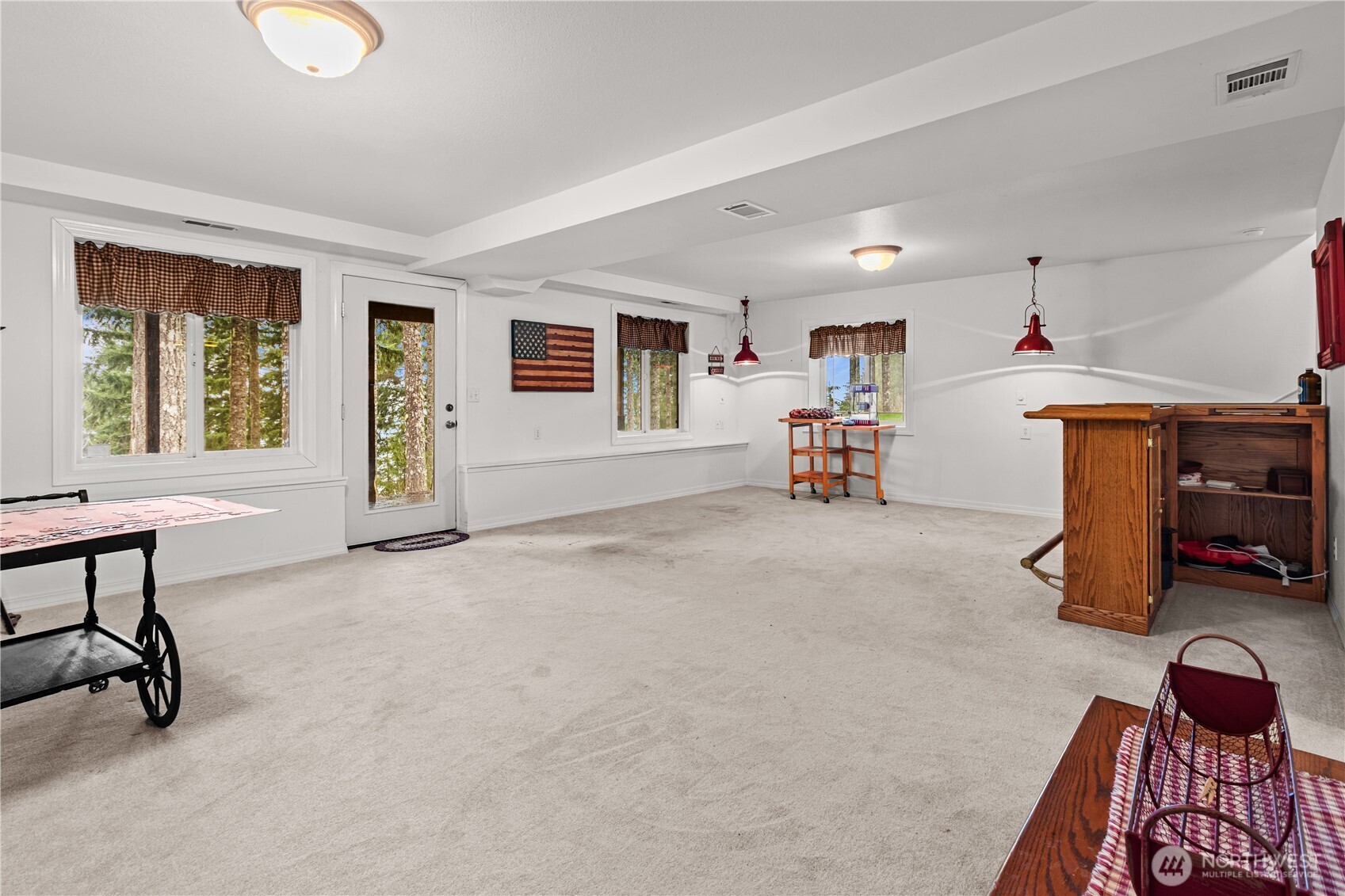 70 Rim View Place Hoodsport, WA 98548 - Photo 21 of 35 a view of a livingroom with furniture and a window