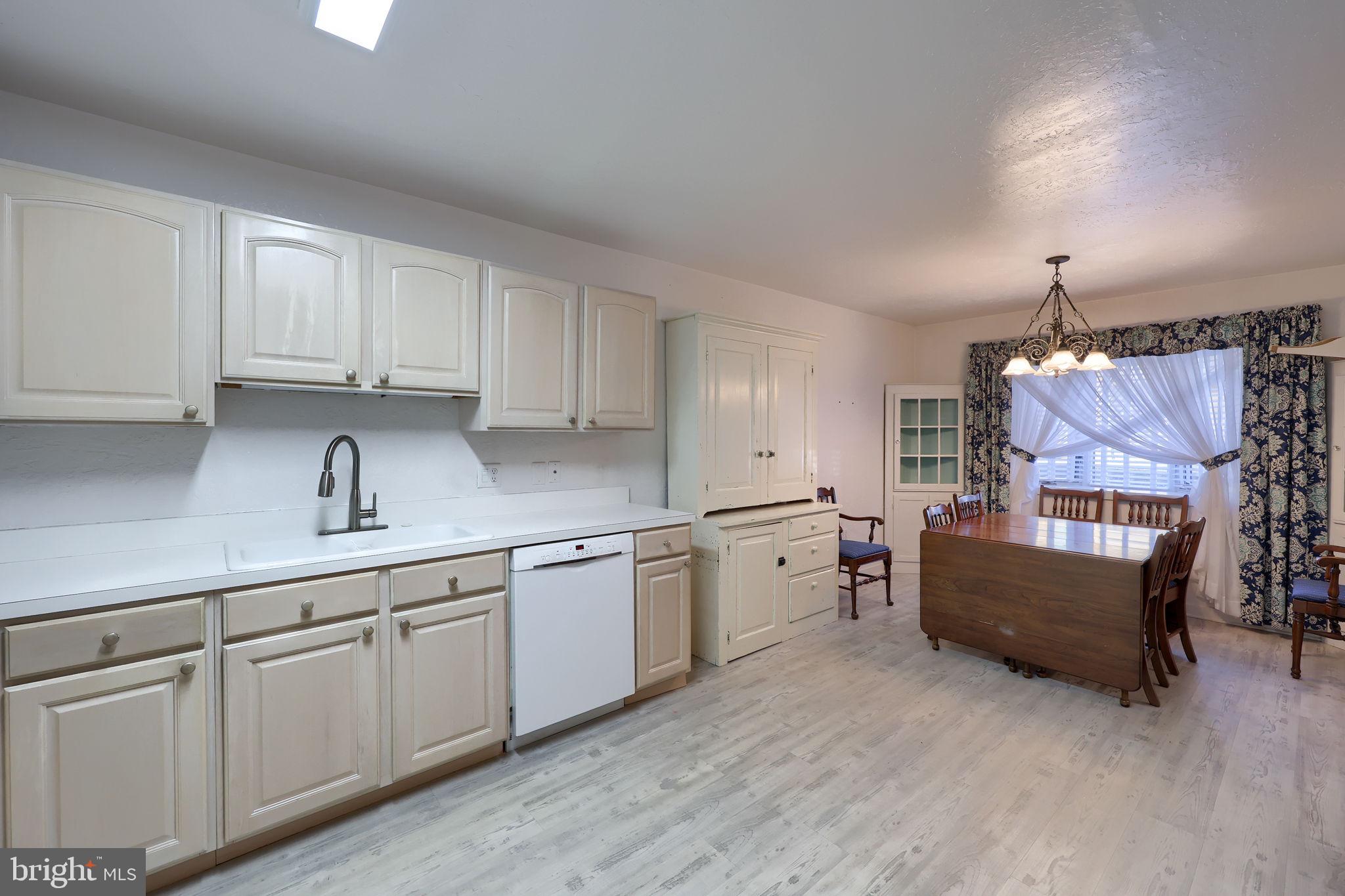 55 Westview Manor York, PA 17408 - Photo 6 of 30