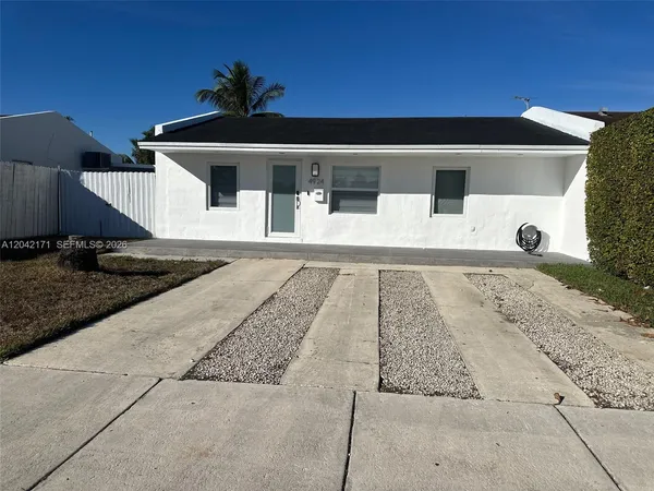 $3,300 | Kendale Lakes, Miami, FL 33175