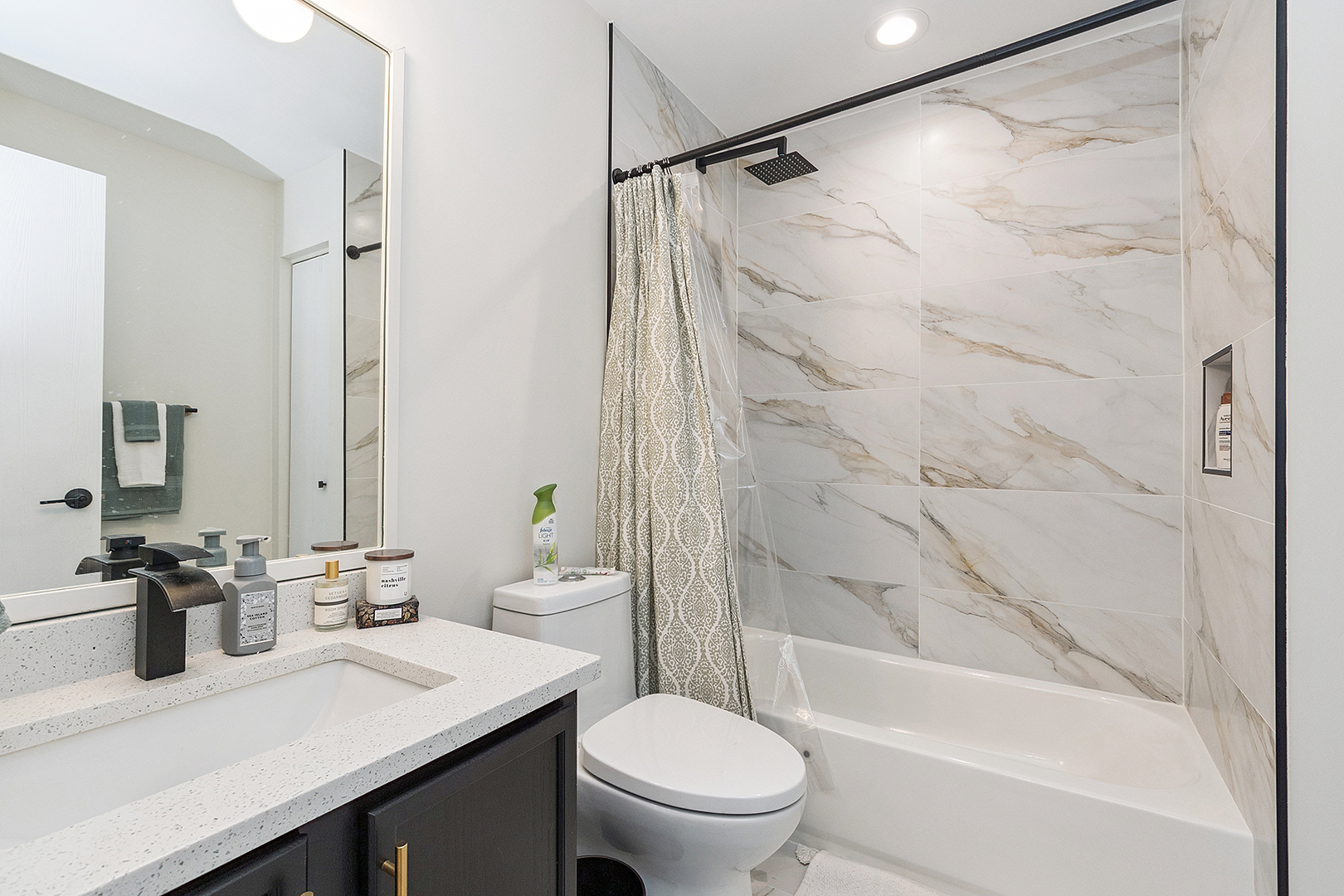 1526 Peachtree Lane Lockport, IL 60441 - Photo 16 of 28 a bathroom with a sink a toilet and a bathtub