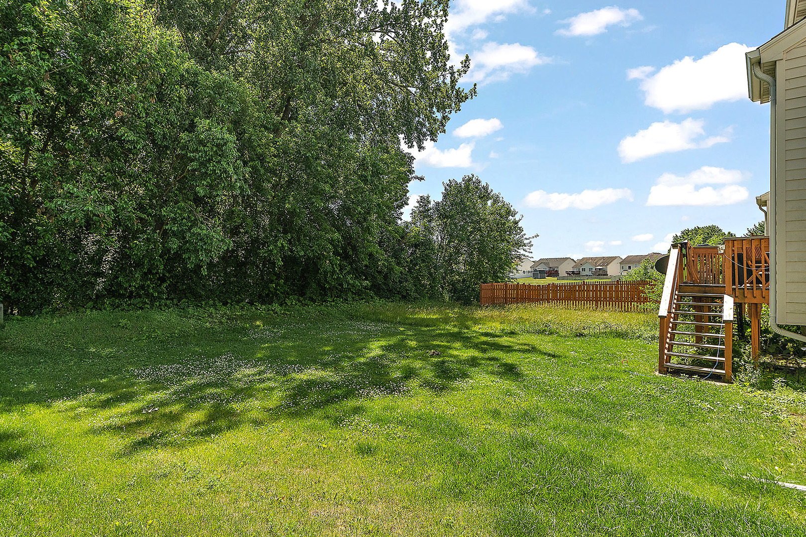 1526 Peachtree Lane Lockport, IL 60441 - Photo 22 of 28 a view of outdoor space with a garden and entertaining space