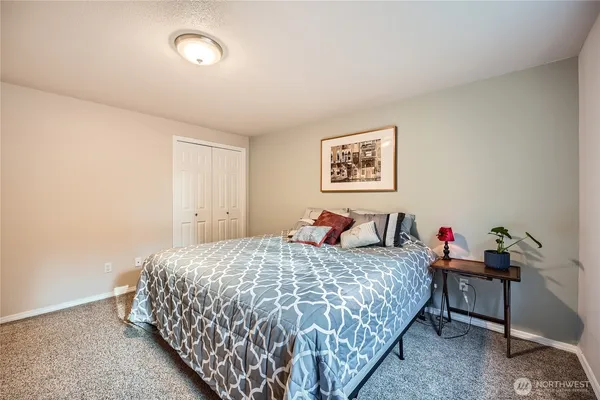 $1,195,000 | 12418 West Clear Lake Road East, Eatonville, WA 98328