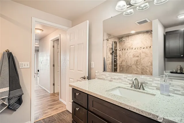 $1,195,000 | 12418 West Clear Lake Road East, Eatonville, WA 98328