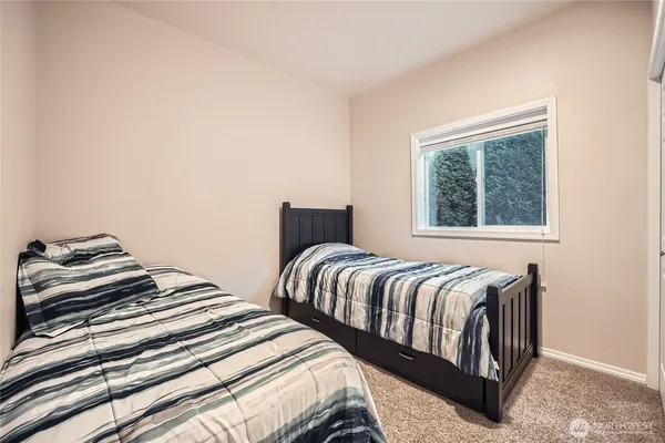 $1,195,000 | 12418 West Clear Lake Road East, Eatonville, WA 98328