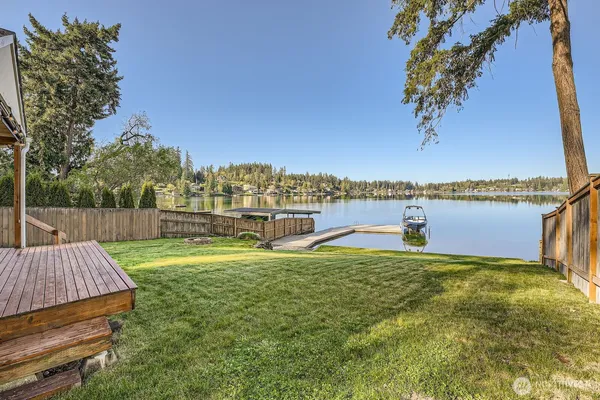 $1,195,000 | 12418 West Clear Lake Road East, Eatonville, WA 98328