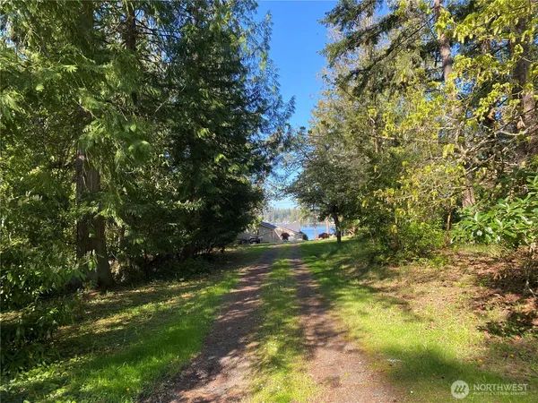 $1,195,000 | 12418 West Clear Lake Road East, Eatonville, WA 98328