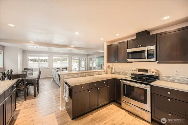 $1,195,000 | 12418 West Clear Lake Road East, Eatonville, WA 98328