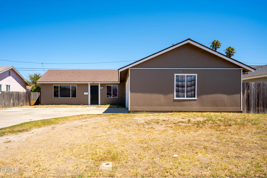 555 Del Sur Way Oxnard, CA 93033 - Photo 3 of 24