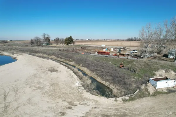 $1,900,000 | 17575 Highway 20, Caldwell, ID 83607