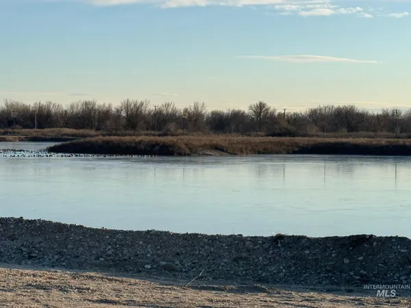 $1,900,000 | 17575 Highway 20, Caldwell, ID 83607