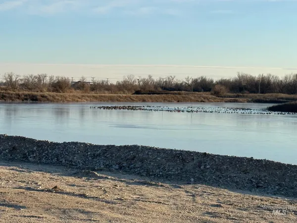 $1,900,000 | 17575 Highway 20, Caldwell, ID 83607