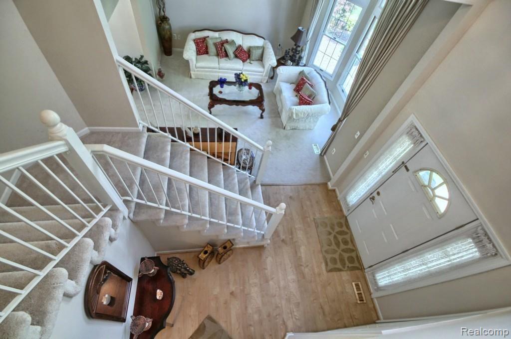 39434 Squire Road Novi, MI 48375 - Photo 3 of 24 Foyer.jpg