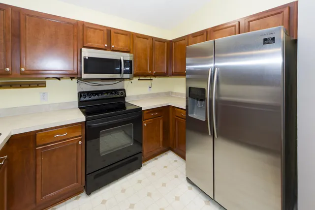 $2,150 | 69 Blue Jasmine Lane, Summerville, SC 29483