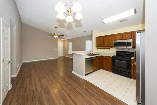 $2,150 | 69 Blue Jasmine Lane, Summerville, SC 29483