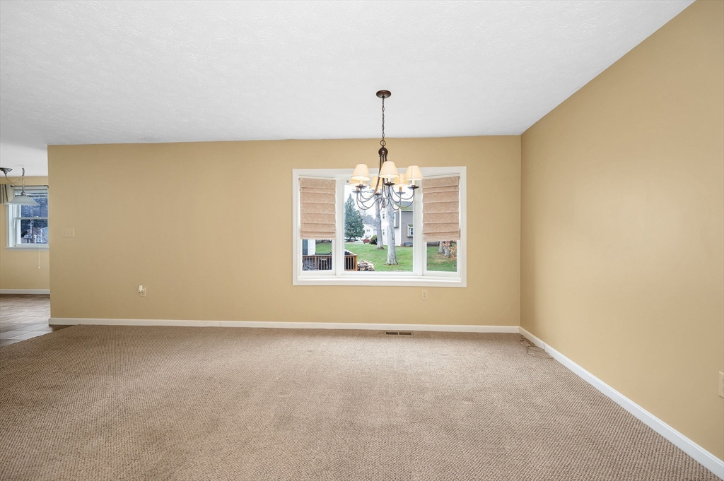 8 Fitzpatrick Circle, Unit 8 Nashua, NH 03063 - Photo 13 of 40