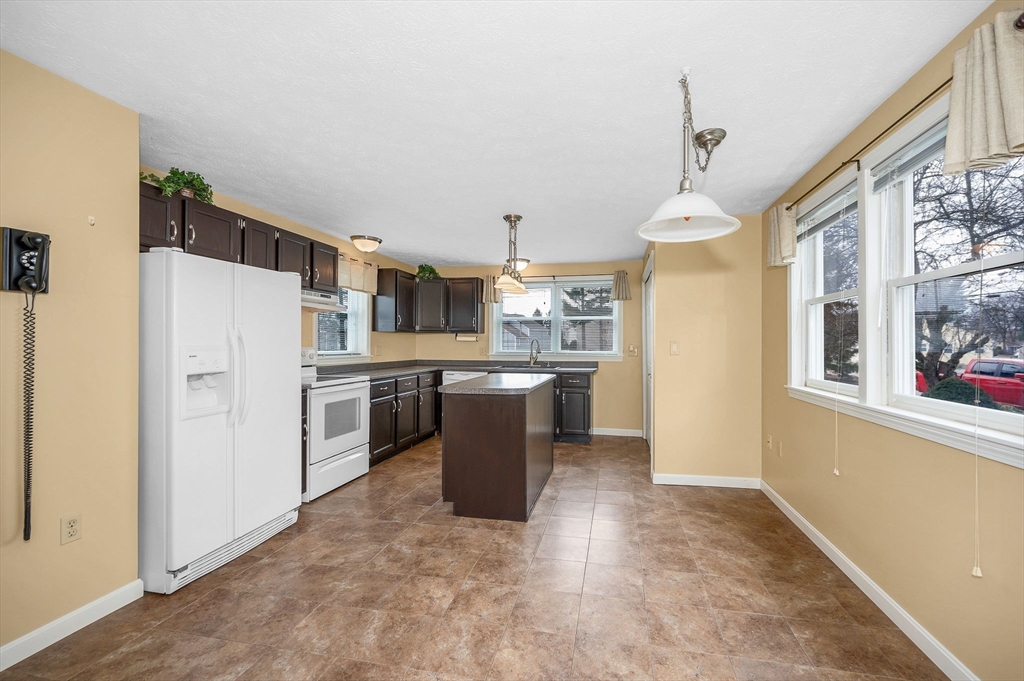 8 Fitzpatrick Circle, Unit 8 Nashua, NH 03063 - Photo 6 of 40