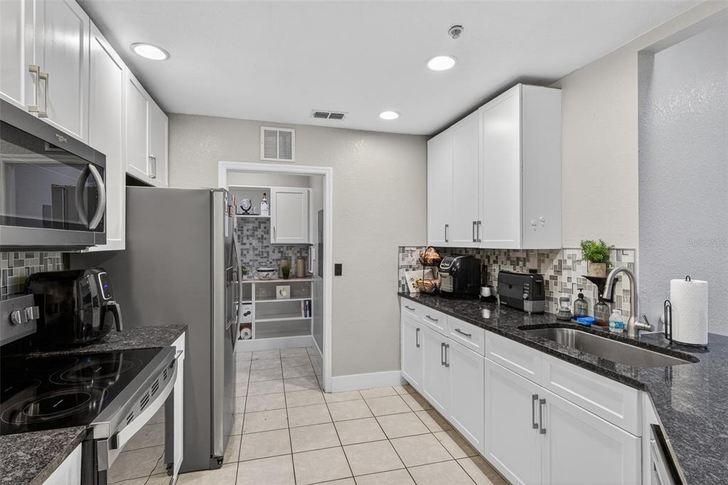 3051 Greystone Loop, Unit 302 Kissimmee, FL 34741 - Photo 5 of 20