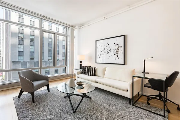 18 West 48th Street, Unit 11E | Midtown Central