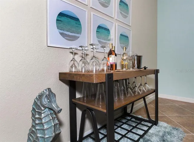 a view of entryway with furniture