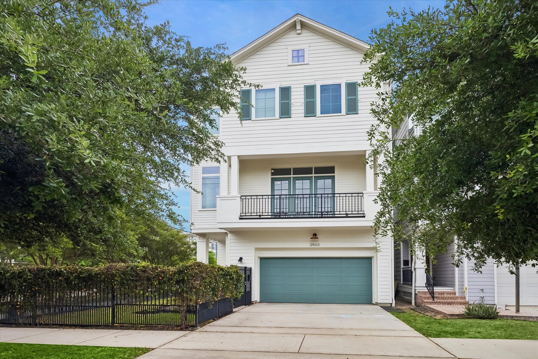 2503 Nicholson Street Houston, TX 77008 - Photo 1 of 22 Located across from The Heights Hike & Bike Trail, 2503 Nicholson draws you in with outstanding curb appeal, a sought-after location and amazing attention to detail. This 3 BR/3.5 BA home is truly special.