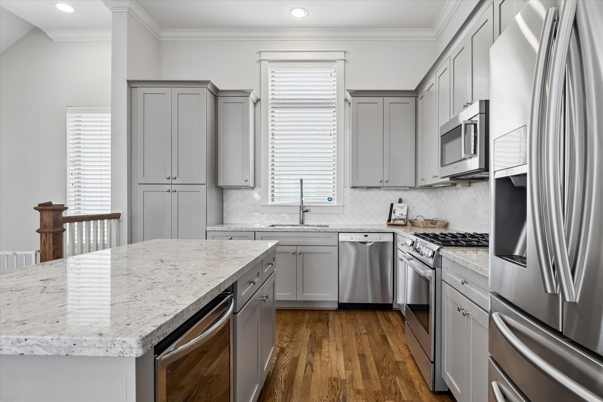 2503 Nicholson Street Houston, TX 77008 - Photo 9 of 22 Alternate view of well-appointed kitchen.