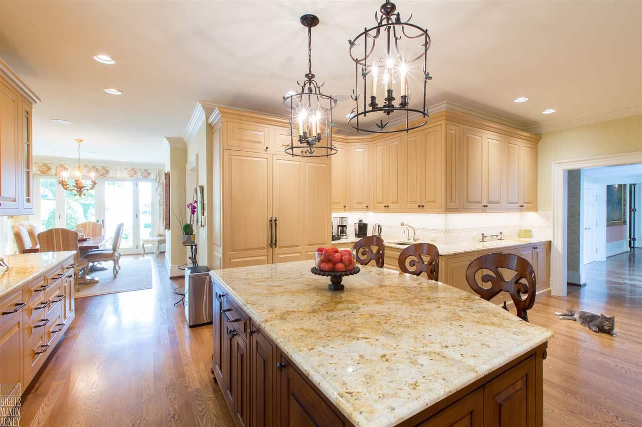 625 Lake Shore Road Grosse Pointe, MI 48236 - Photo 14 of 59 50021543-13.JPG
