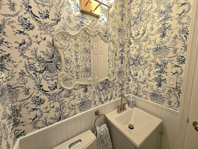 $770,000 | 1584 Holly Road, North Brunswick, NJ 08902