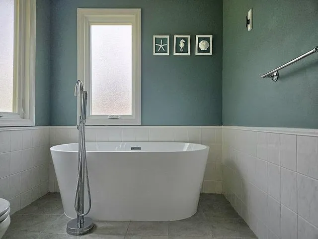 $770,000 | 1584 Holly Road, North Brunswick, NJ 08902