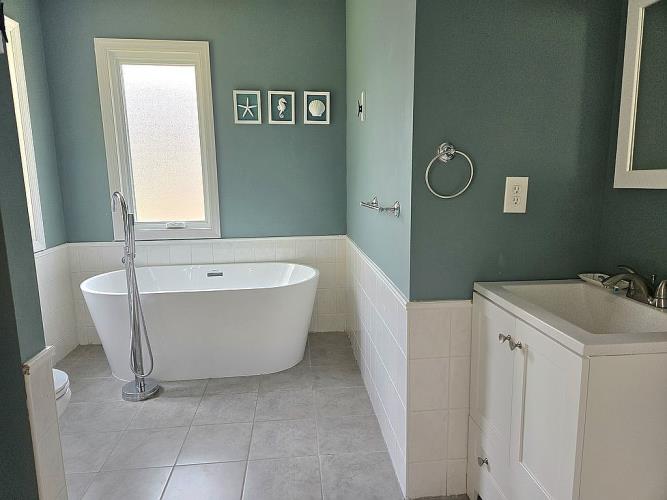 1584 Holly Road North Brunswick, NJ 08902 - Photo 18 of 34