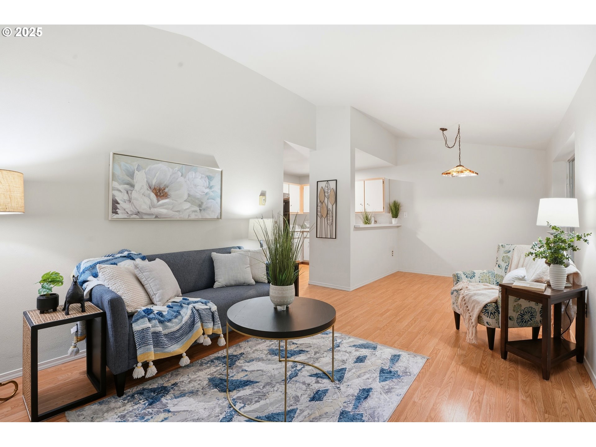 5156 Southwest Multnomah Boulevard, Unit L Portland, OR 97219 - Photo 7 of 18 Gallery Image 7
