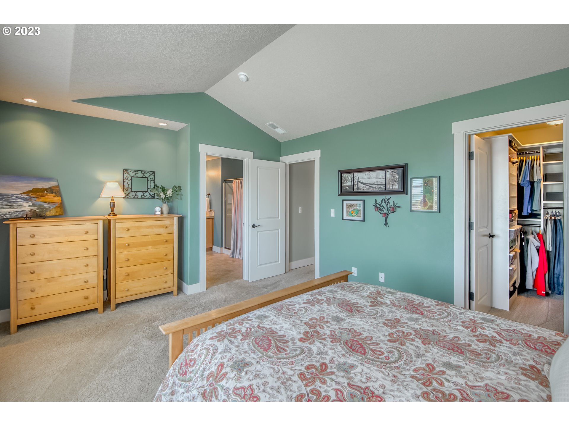 14756 Northwest Hydrangea Court Portland, OR 97229 - Photo 15 of 46 Gallery Image 15