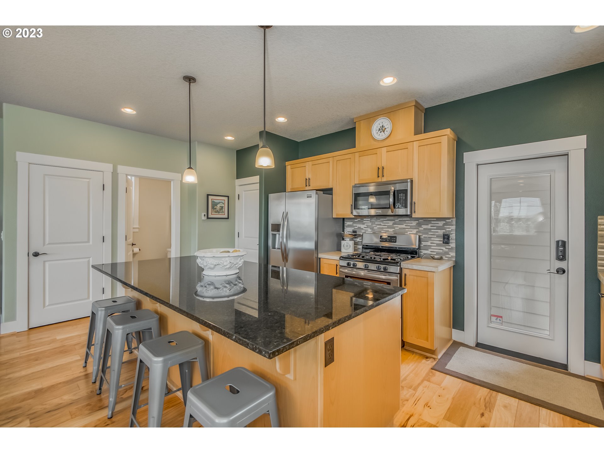 14756 Northwest Hydrangea Court Portland, OR 97229 - Photo 10 of 46 Gallery Image 10