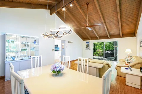 $725,000 | 96 Shoreland Path, Unit 96, Teaticket, MA 02536