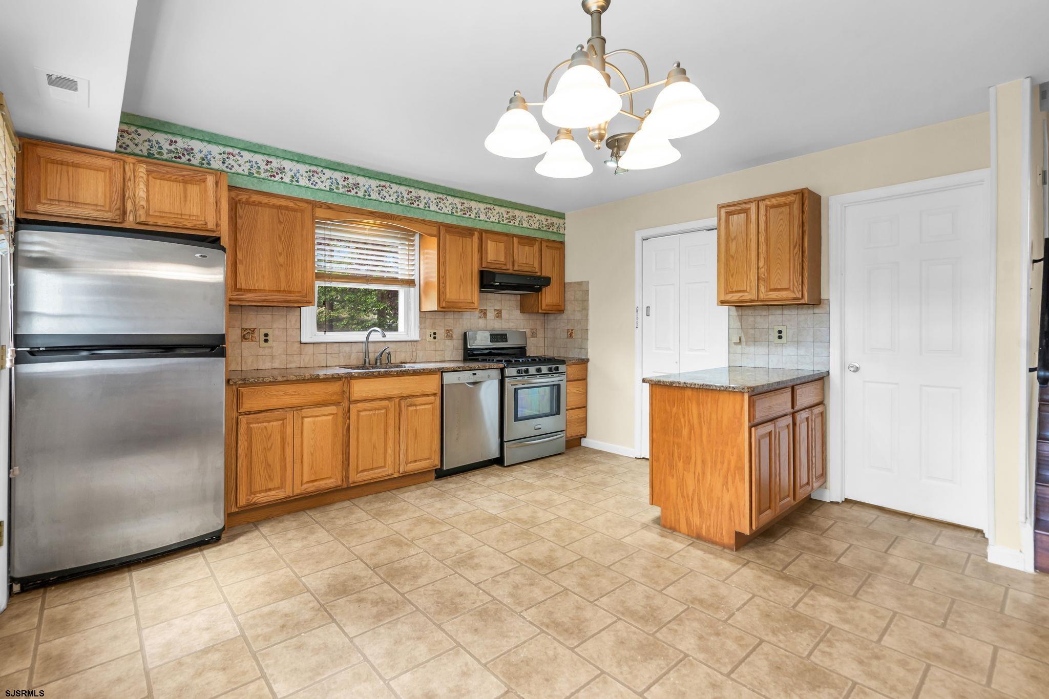 153 Webb Road Absecon, NJ 08201 - Photo 7 of 22