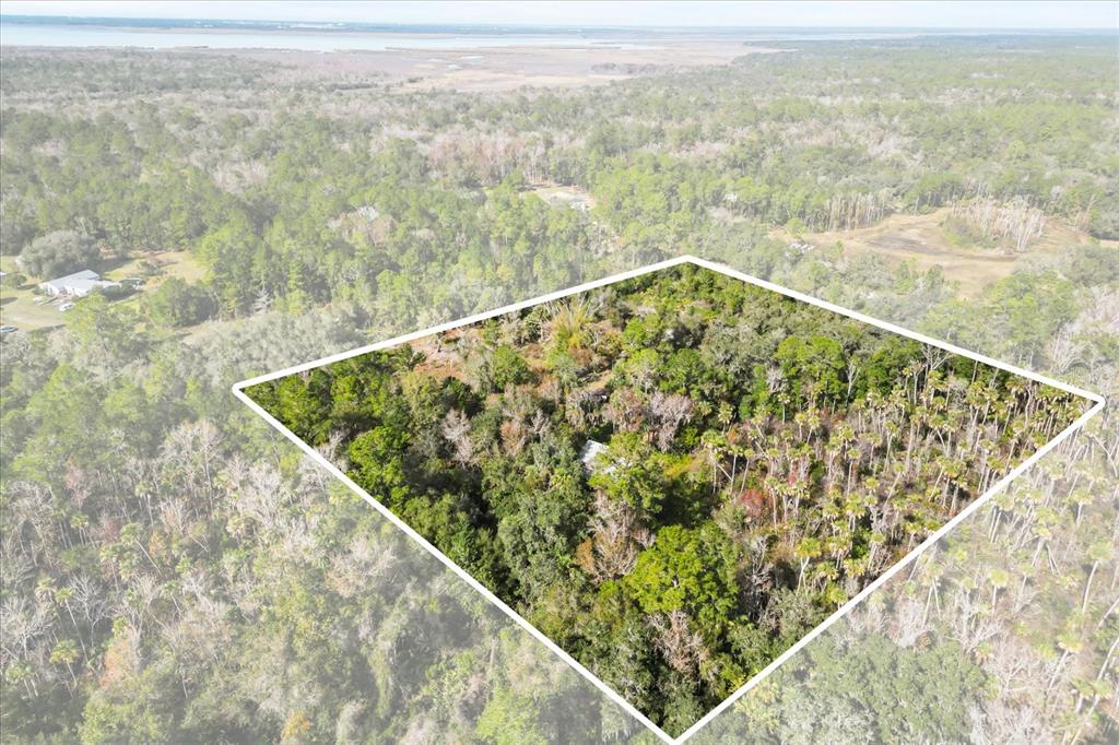 1705 Sunset Trail Geneva, FL 32732 - Photo 9 of 19 a view of a large mirror